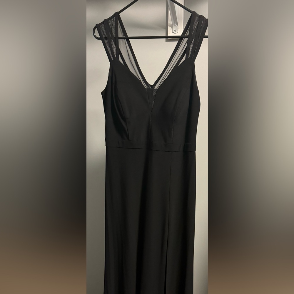 R&M Richard’s Size 8 Black Dress Mess for Shoulder Strap Flattering worn once